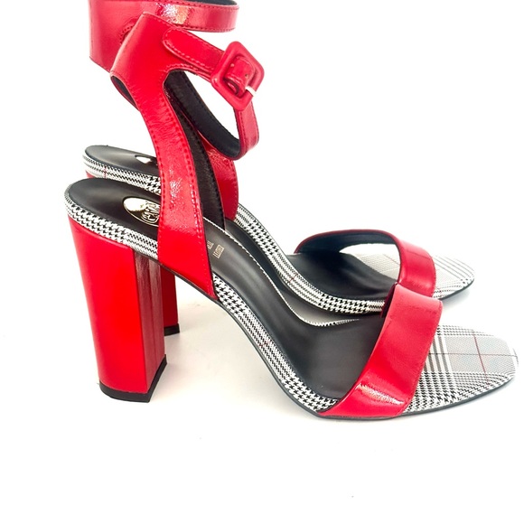 Exe Heel Sandals - Picture 5 of 9